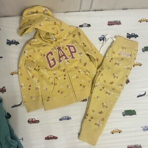 GAP Yellow Floral Set